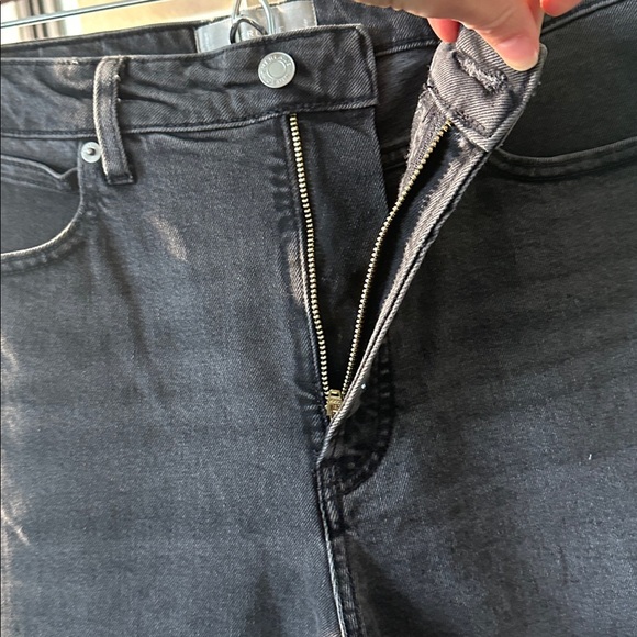 Everlane | The Curvy Way-High Jean in Washed Black - Picture 9 of 9